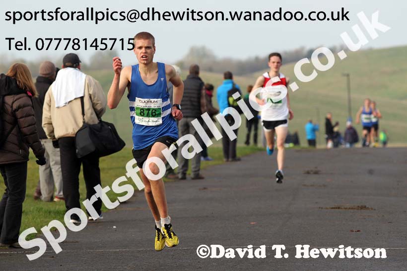 Under-17s and under-20s Heaton Harriers Memorial Road Race. Photo: David T. Hewitson/Sports for All Pics